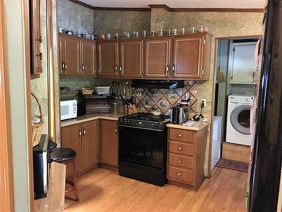 2nd image of 185 Bonnie Farm Cir
