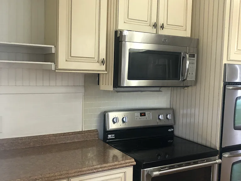 609 Rome Park — Photo 13