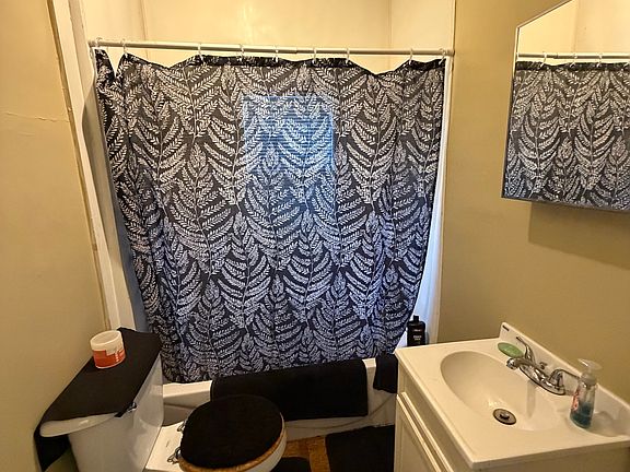 5th image of 425-427 W 39th St