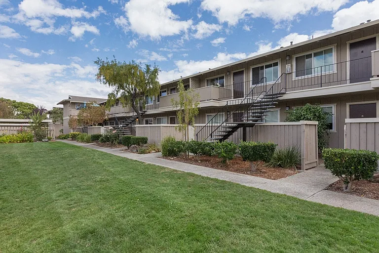 Los Gatos Gardens — Photo 15