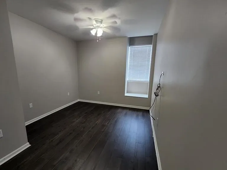 4405 Turnworth Arch #1 — Photo 4