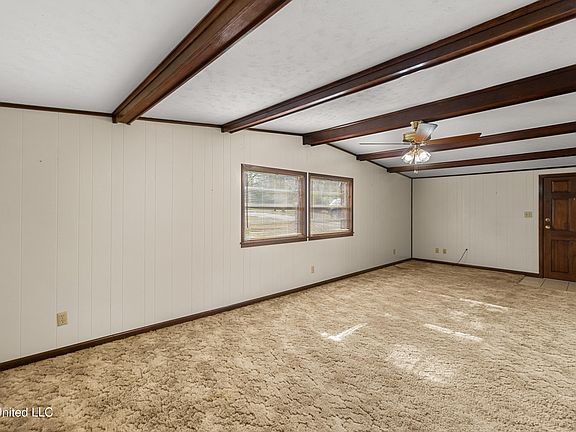 3rd image of 64 Eastview Cir