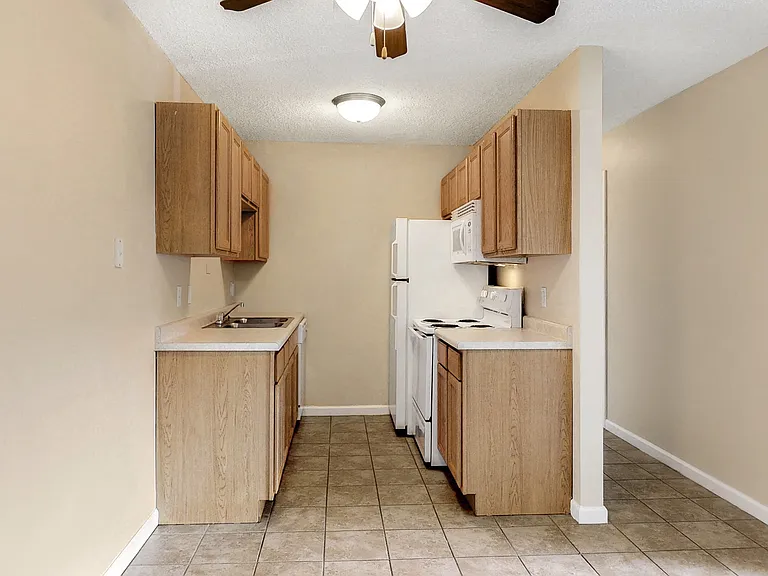 Oak Valley Apartments — Photo 60