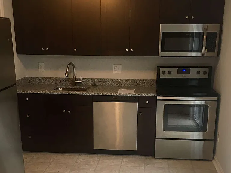 21 Kirwin Ct — Photo 2