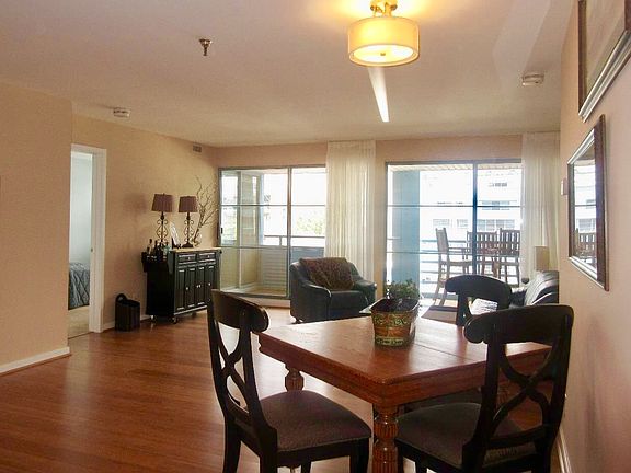 5th image of 3 N Columbus Blvd APT Md303