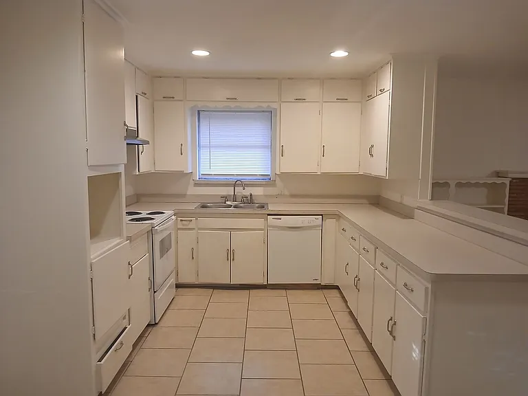 4918 Rockport Dr — Photo 23
