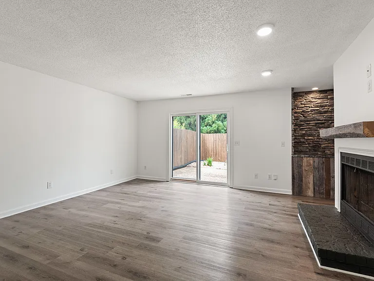 5018 Marigold Way — Photo 12