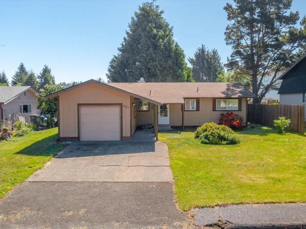 995 SE Rolph Ct, Waldport, OR 97394