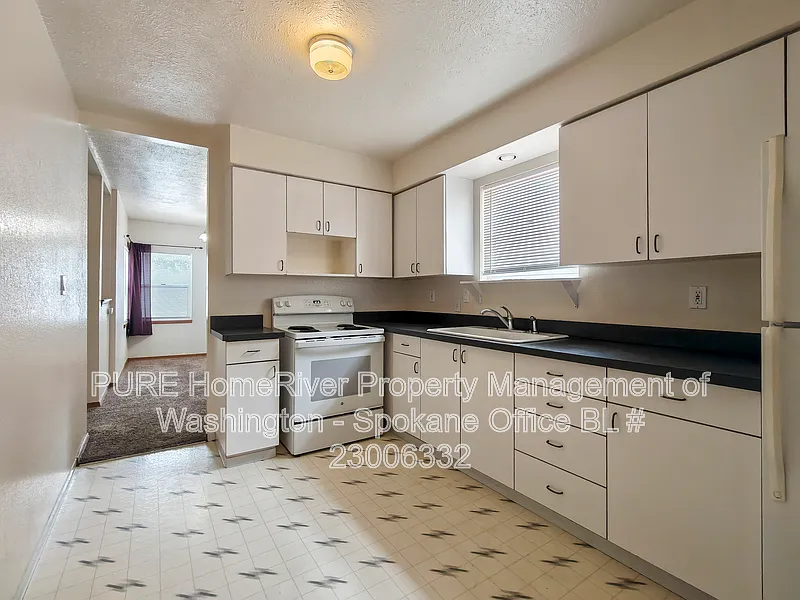2 bed, 1.0 bath, 1092 sqft, $1,595 — Photo 2