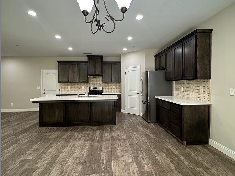 7303 Whiskey Creek Dr — Photo 23