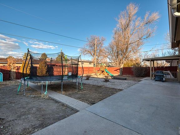 5th image of 3833 Fairfield Ln
