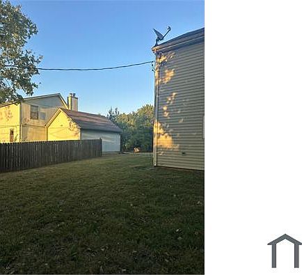2nd image of 1844 Benton Blvd #1