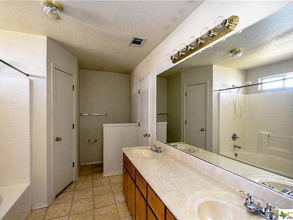 5th image of 2901 Wesley Dr