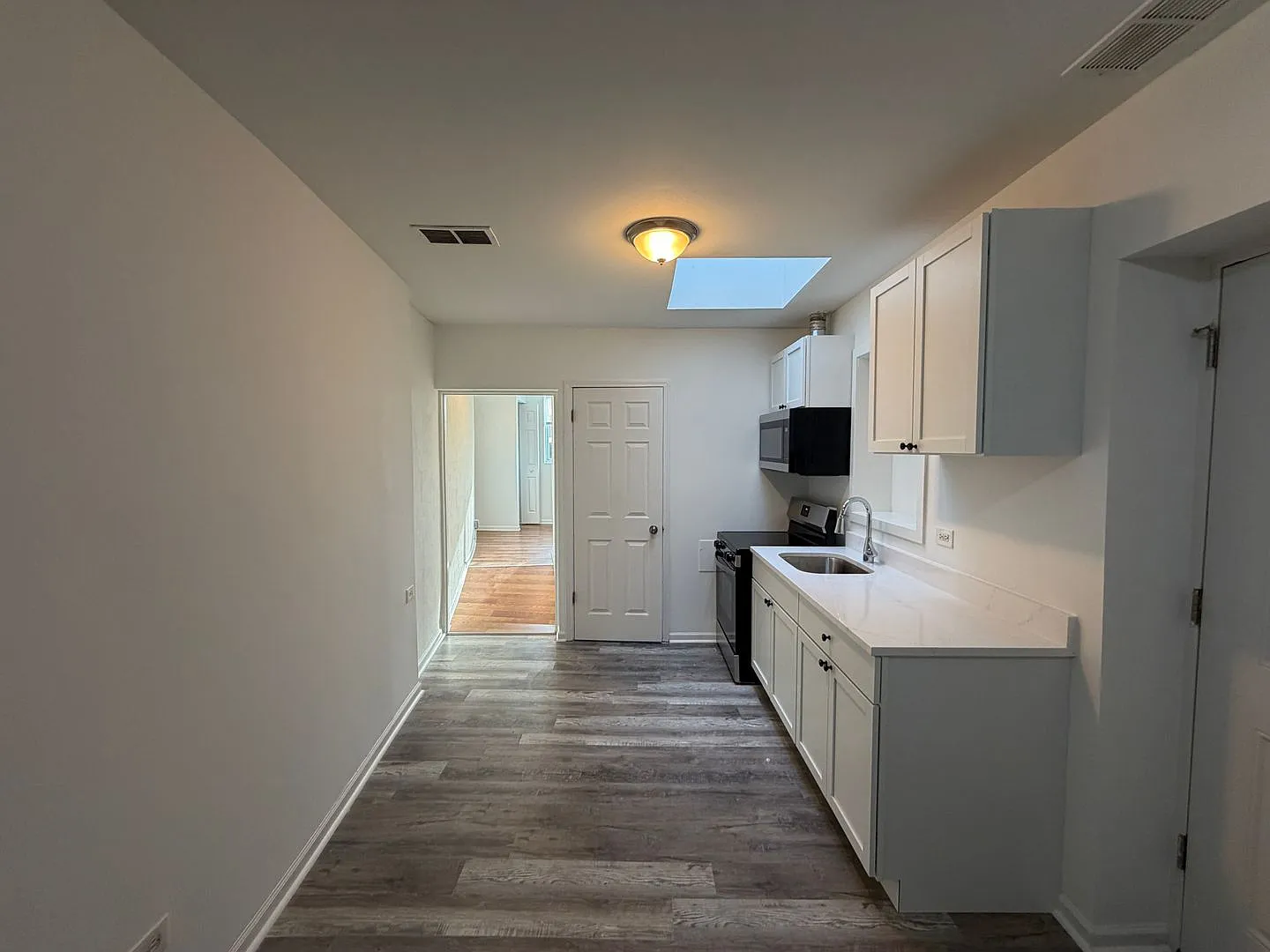 27 E Park Blvd — Photo 4