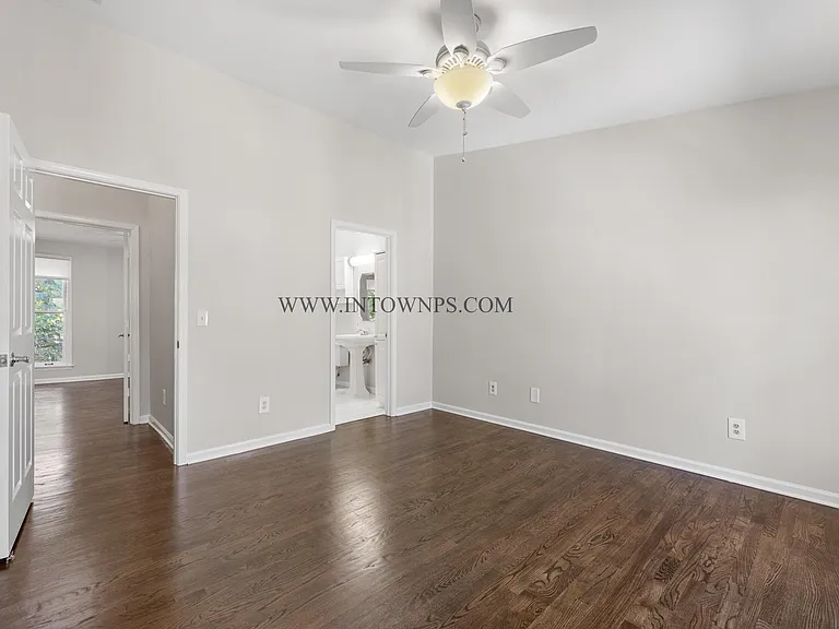 657 Park Village Dr NE — Photo 15