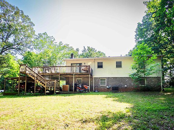 5th image of 49 Fairlane Cir
