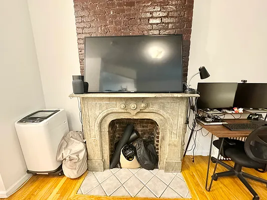 Rented by J PRESTON AND ASSOCIATES INC | media 10