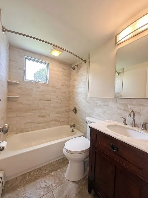 1 bed, 1.0 bath, 735 sqft, $2,200 — Photo 4