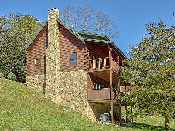 3rd image of 1614 Little Cabin Loop
