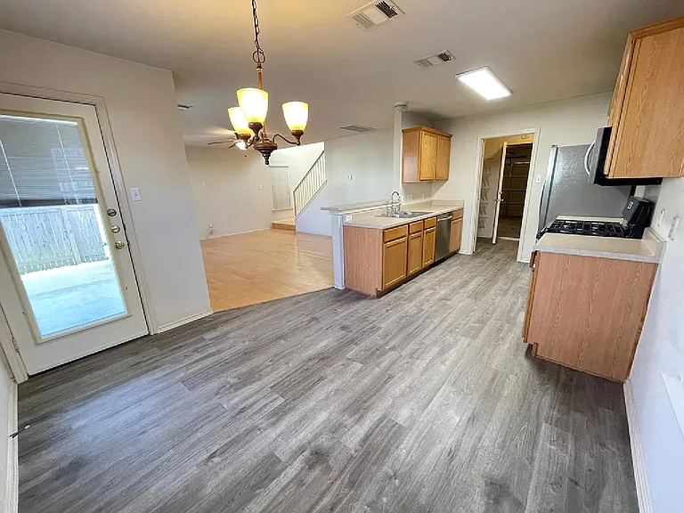11725 Raymond C Ewry Ln — Photo 7