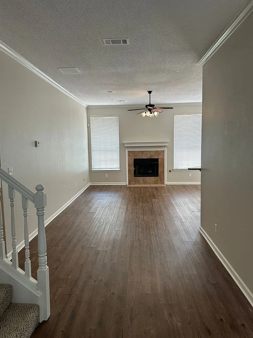 Spacious 5BR/3BA Arlington Home with Flexible Living Space & Fenced Yard -Carpet only in bedrooms... — Photo 2