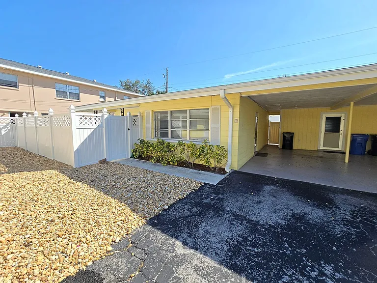 505 Manatee Ct. — Photo 17