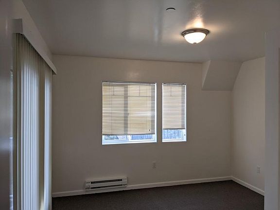 4th image of 1030 E Mason St #3