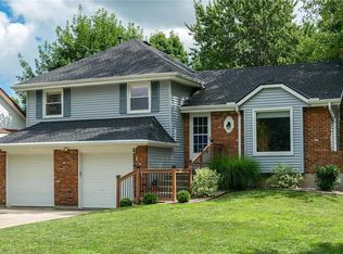 2121 E Sheridan Bridge Ln, Olathe, KS 66062