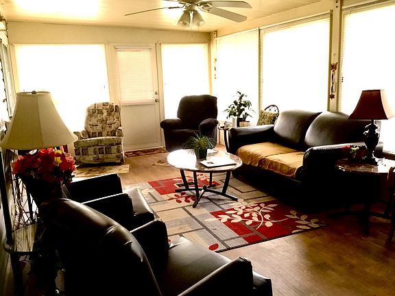 5th image of 410 NE 5th St