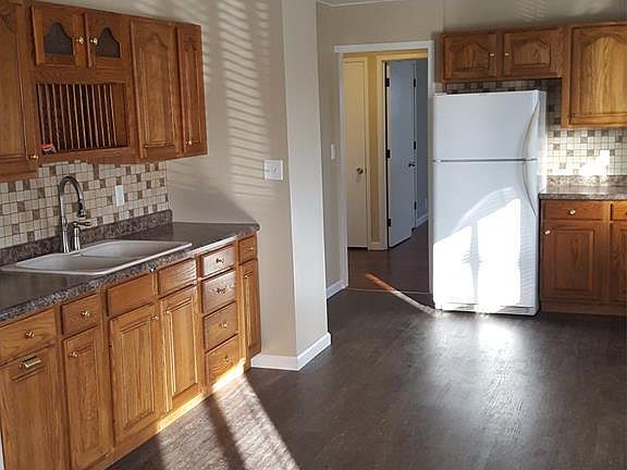 2nd image of 648 Marian Ave