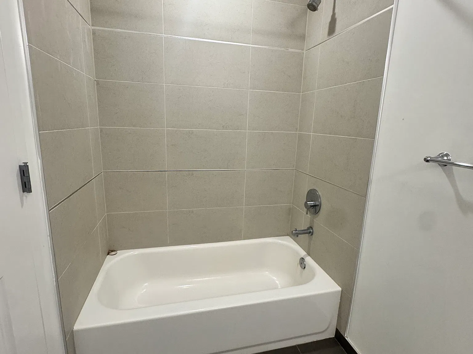 2 bed, $3,000 — Photo 3