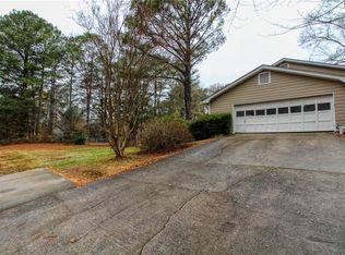 3695 Sweet Briar Ln SE, Conyers, GA 30094
