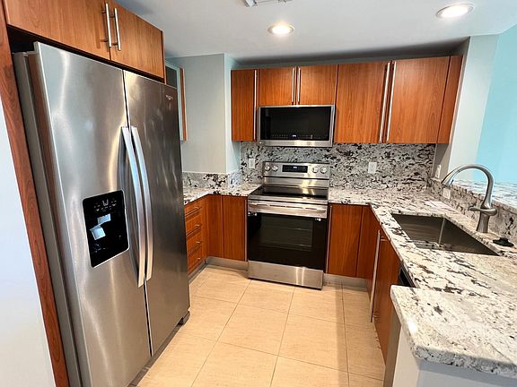 4th image of 610 Clematis Street #415