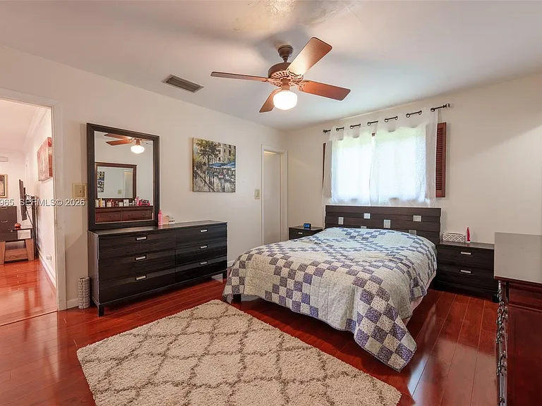 740 Ridgewood Ln — Photo 17