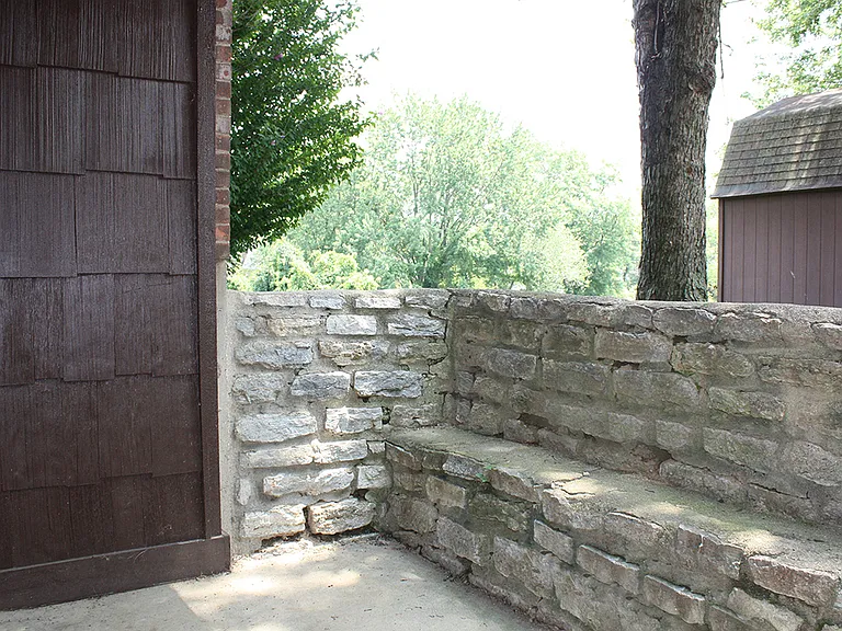 Four Worlds Apartments — Photo 9