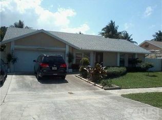 1071 NW 10th Ct, Boynton Beach, FL 33426