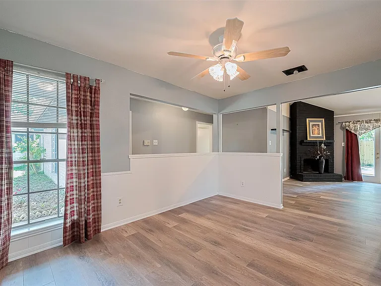 2762 Foliage Green Dr — Photo 10