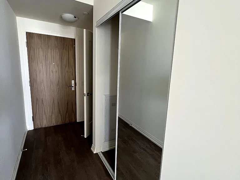 27 Korda Gate #418 — Photo 10