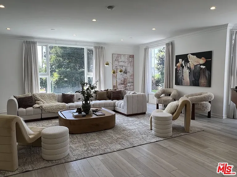 508 N Canon Dr — Photo 8