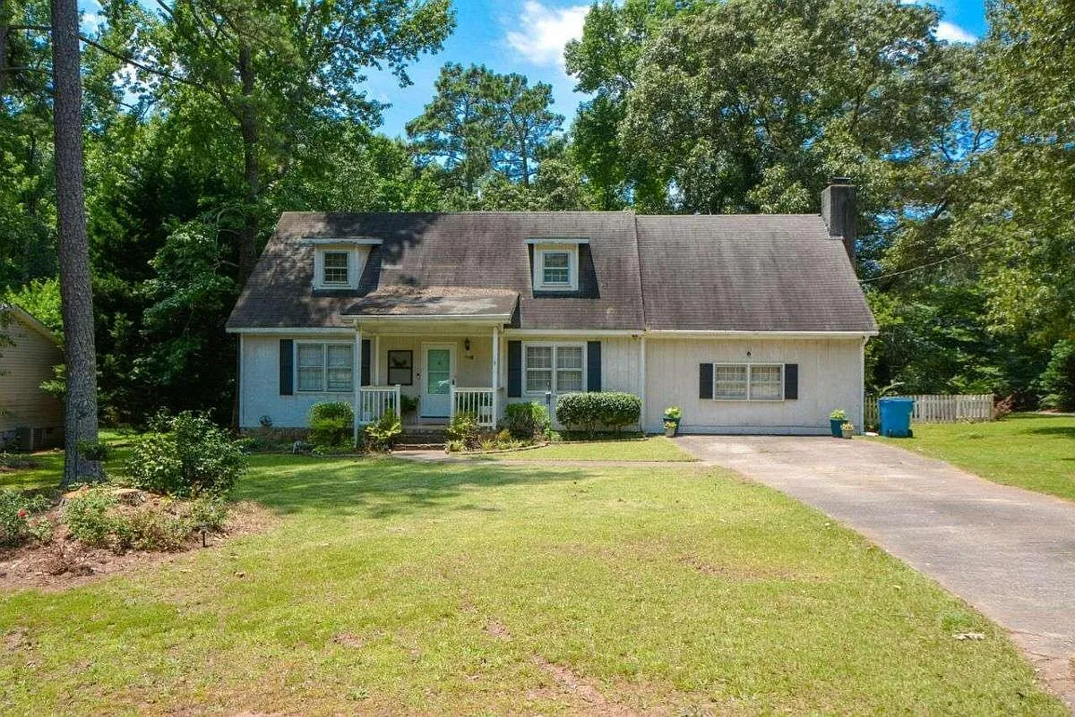 105 Wellington Dr photo 1