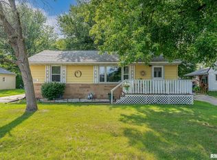 914 10th St, Silvis, IL 61282