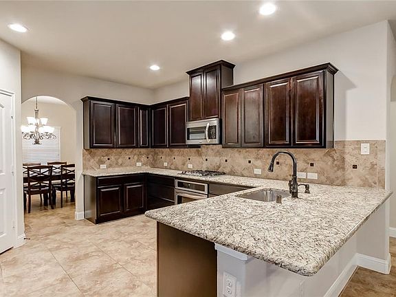5th image of 200 Whitman Dr
