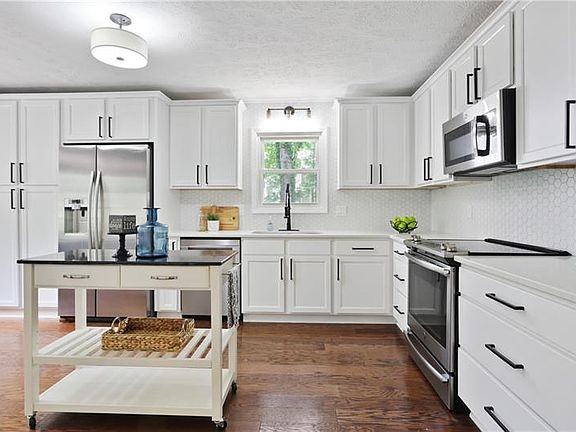 2nd image of 3659 Nessa Ct SE