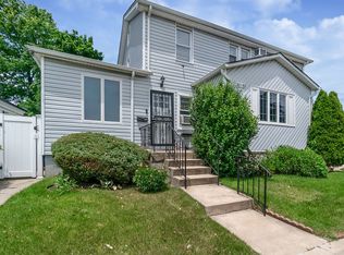 22183 91st Ave, Jamaica, NY 11428