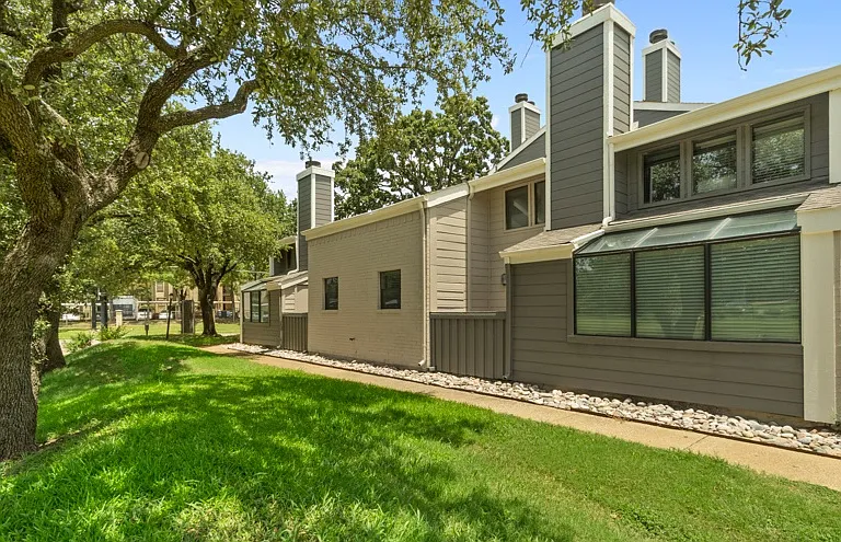 Huntington Meadows — Photo 18