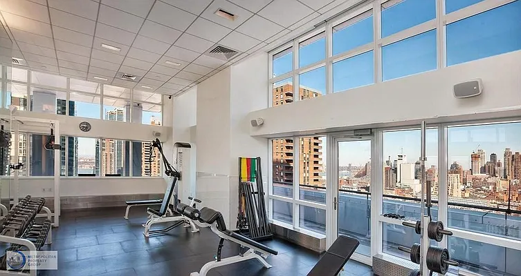 Rented by Metropolitan Property Group | media 33