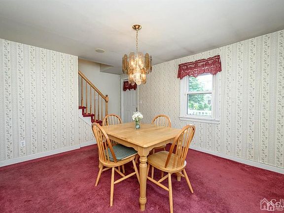 4th image of 58 Bernard St