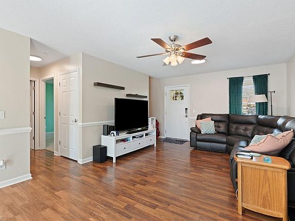 5th image of 2209 Franklin Ct