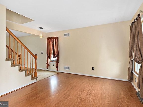 3rd image of 229 Jeffrey Dr