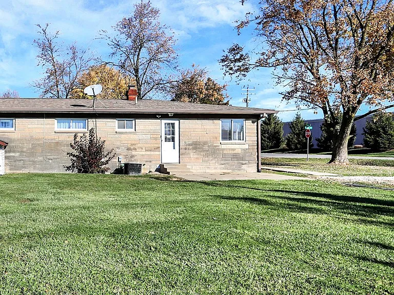 256 Gable Dr #256 — Photo 3